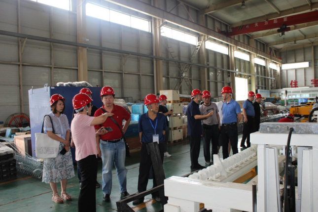 《工程機(jī)械手冊(cè)——混凝土制品機(jī)械》編委會(huì)第三次工作會(huì)議在河北新大地圓滿召開(kāi)